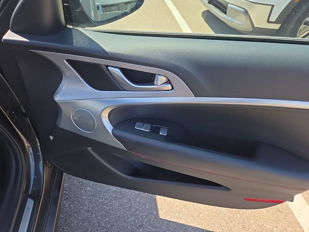 2023 GENESIS G70 Standard - Photo 30