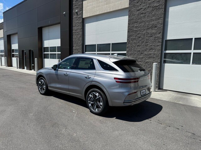 2026 Genesis Electrified GV70 Advanced photo 3