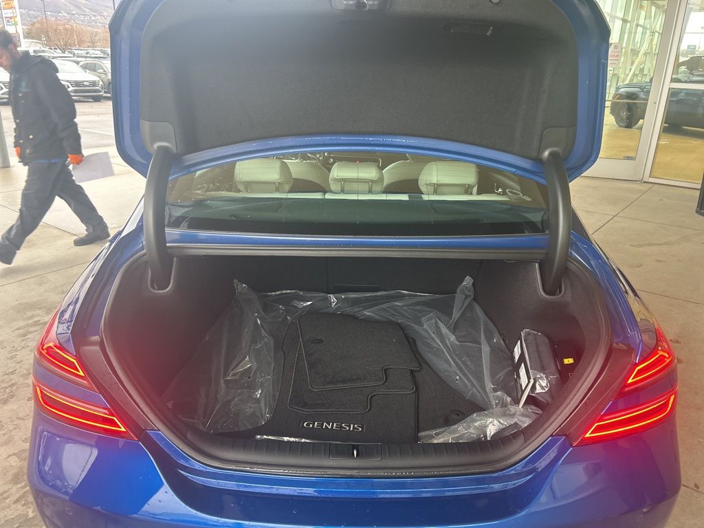 2025 GENESIS G70 Standard - Photo 19
