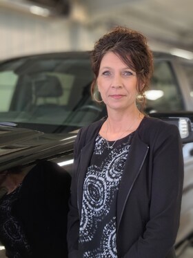 Staff member Michele Weiler from ID_8635066b458a