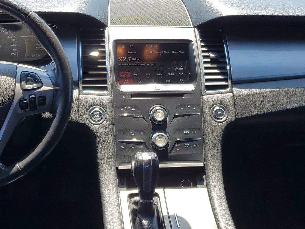2016 Ford Taurus SEL - Photo 23