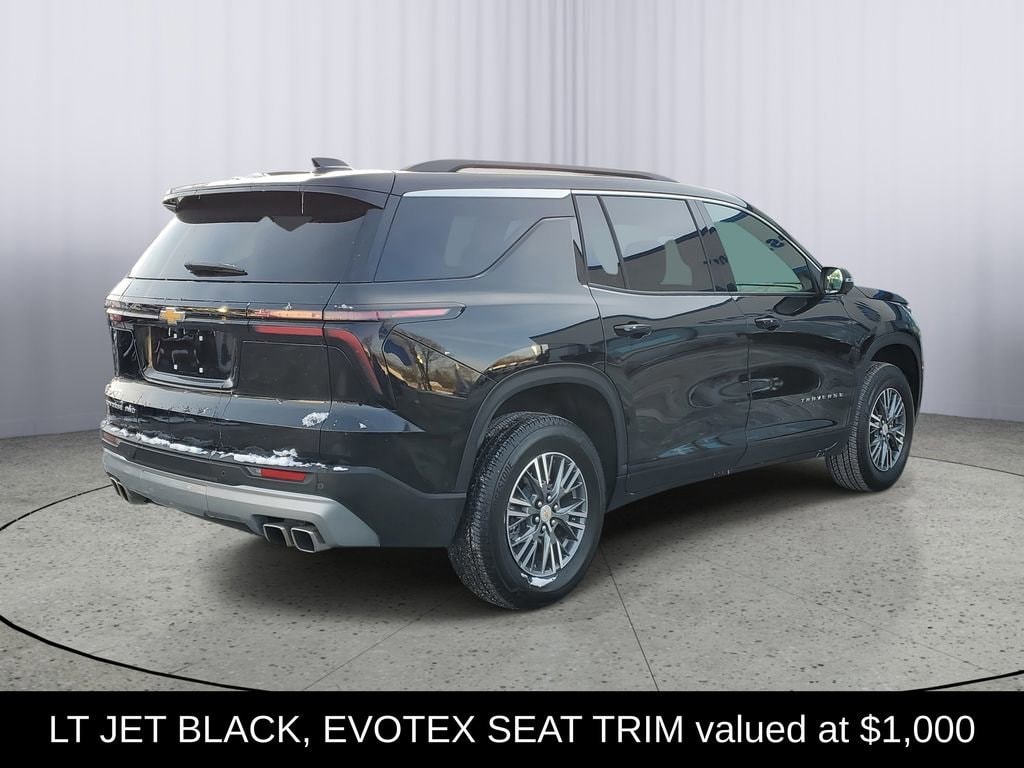 Used 2025 Chevrolet Traverse LT SUV
