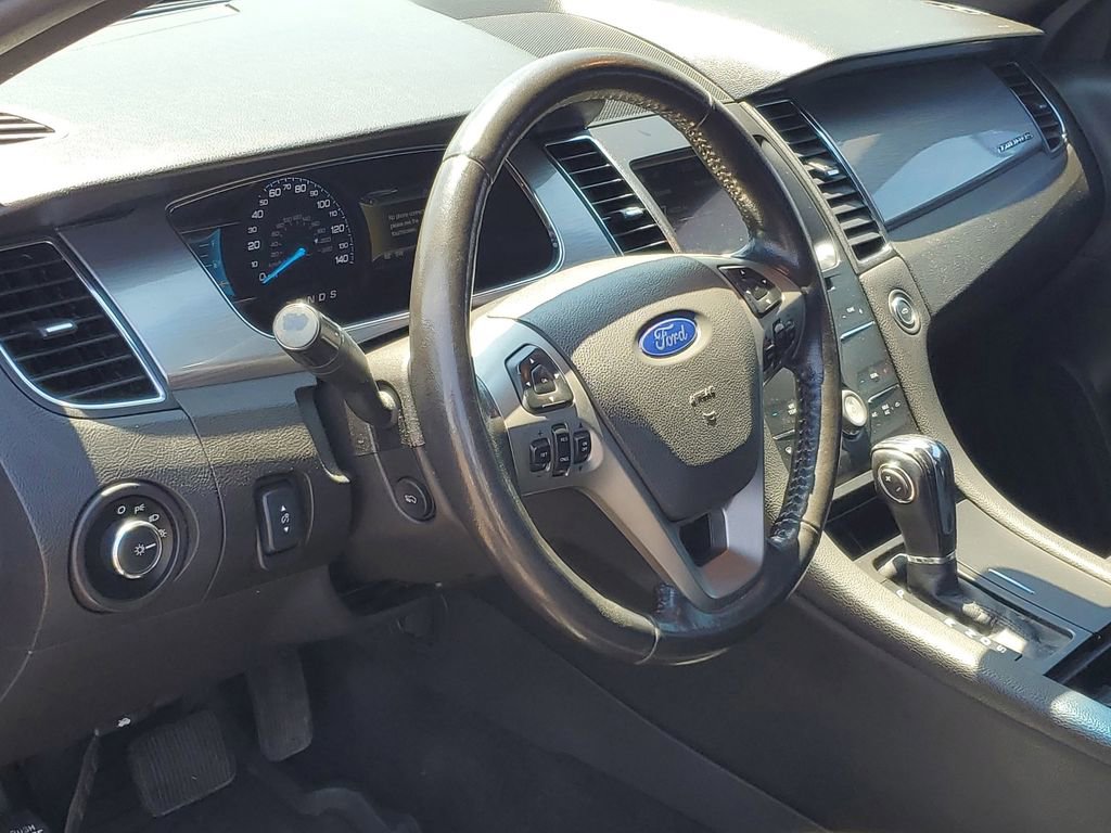 2016 Ford Taurus SEL - Photo 8