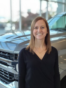 Staff member Amy West from ID_9d2b565092e9