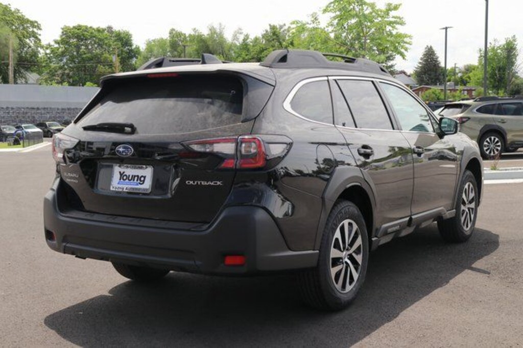 Used 2025 Subaru Outback Premium SUV