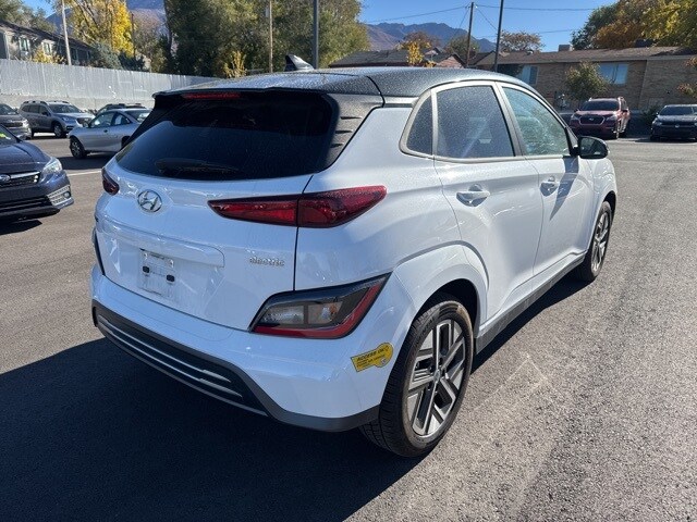 2022 Hyundai Kona Electric SEL photo 3