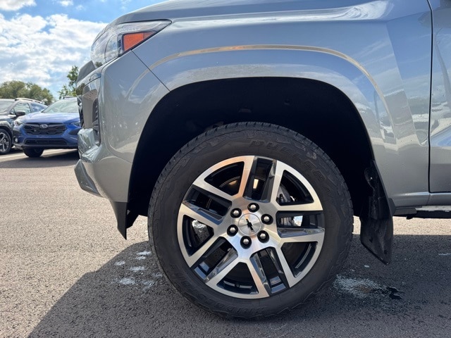 2024 Chevrolet Colorado Z71 photo 12