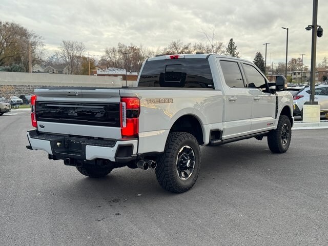 2025 Ford F-350 Platinum photo 3