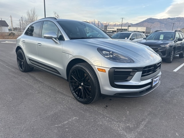 2022 Porsche Macan Base