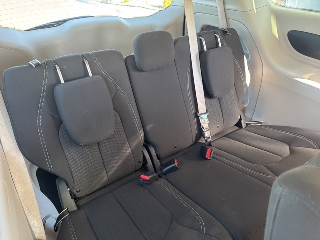 2021 Chrysler Voyager L photo 12