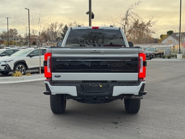 2025 Ford F-350 Platinum photo 4