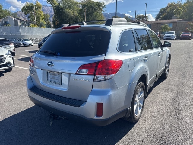 2014 Subaru Outback 2.5i Premium photo 3