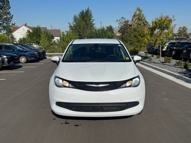 2021 Chrysler Voyager L photo 8
