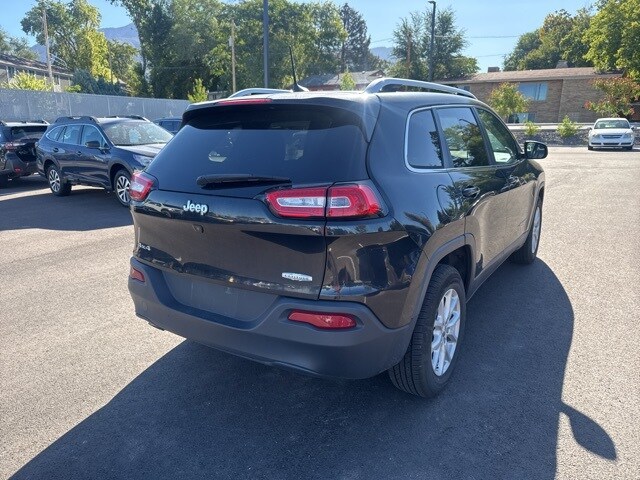 2016 Jeep Cherokee Latitude photo 3