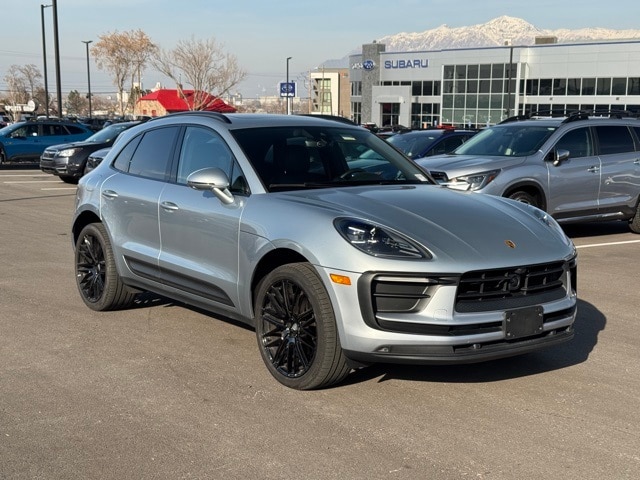 2022 Porsche Macan Base