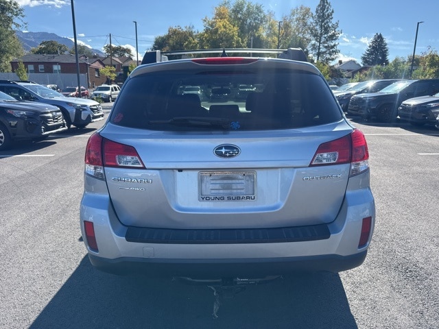 2014 Subaru Outback 2.5i Premium photo 4