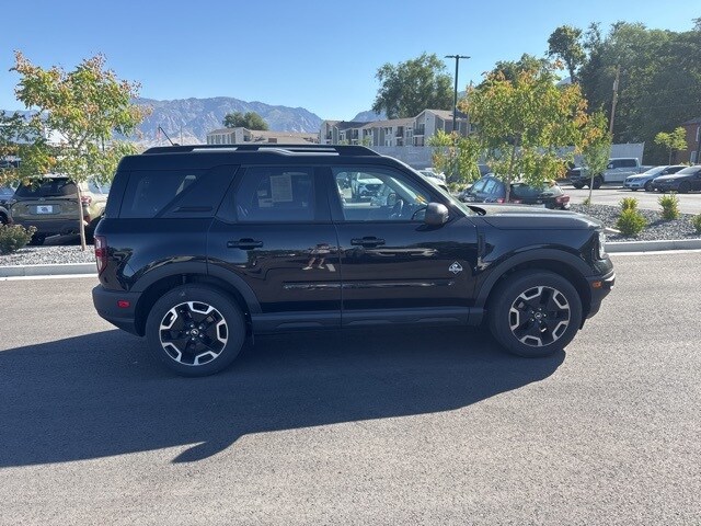 2021 Ford Bronco Sport Outer Banks photo 2