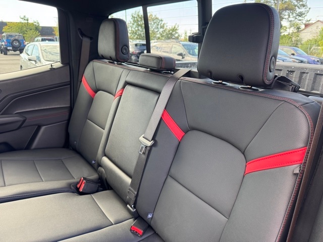 2024 Chevrolet Colorado Z71 photo 17