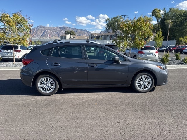 2018 Subaru Impreza 2.0i Premium photo 2