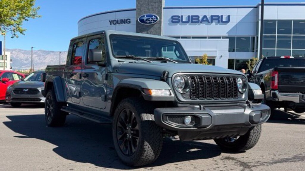 Used 2024 Jeep Gladiator Sport Truck Crew Cab