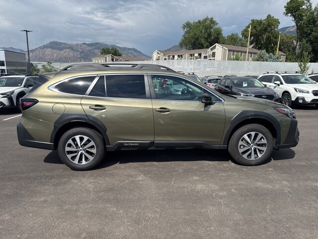 2025 Subaru Outback Premium photo 2