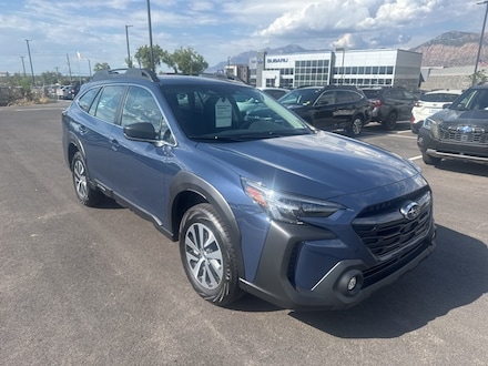 2025 Subaru Outback Base SUV 10R498
