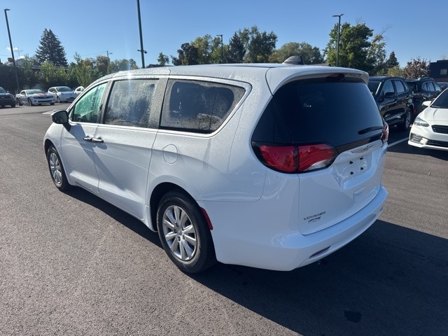2021 Chrysler Voyager L photo 5