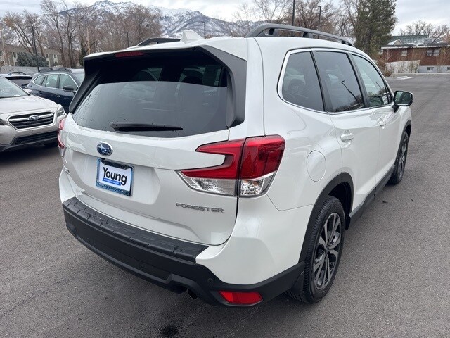 2023 Subaru Forester Limited photo 2