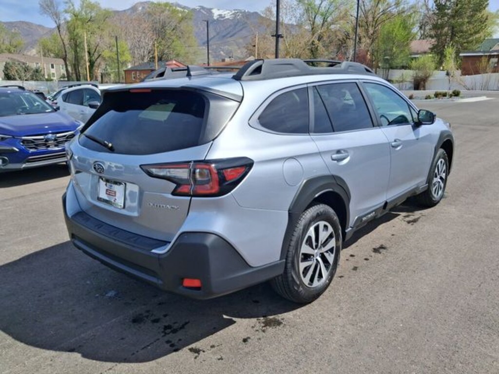 Used 2025 Subaru Outback Premium SUV