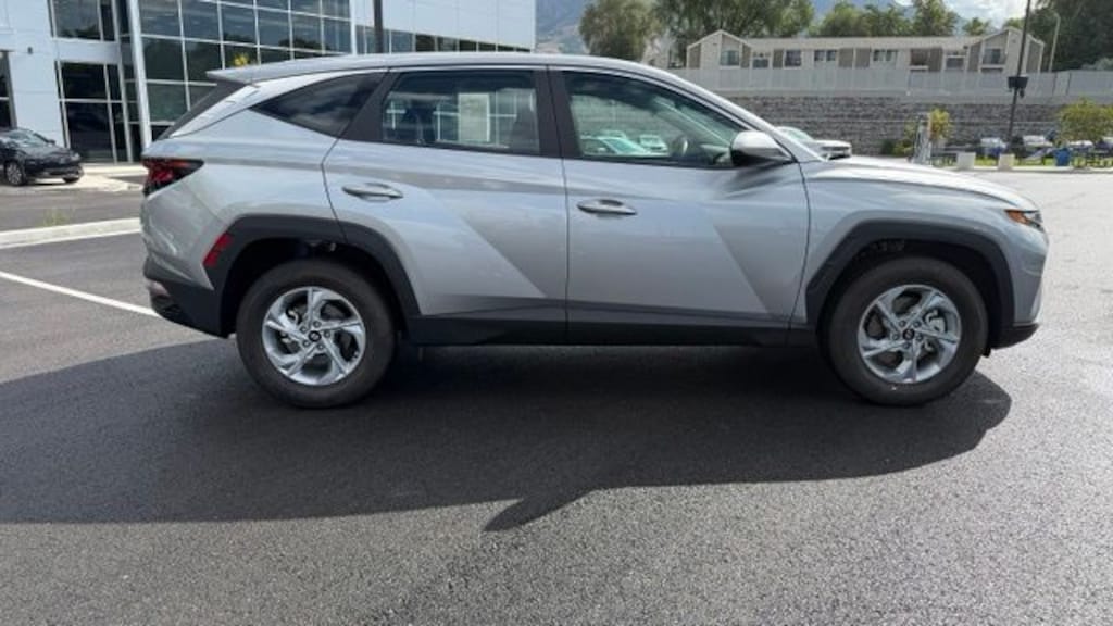 Used 2024 Hyundai Tucson SE SUV
