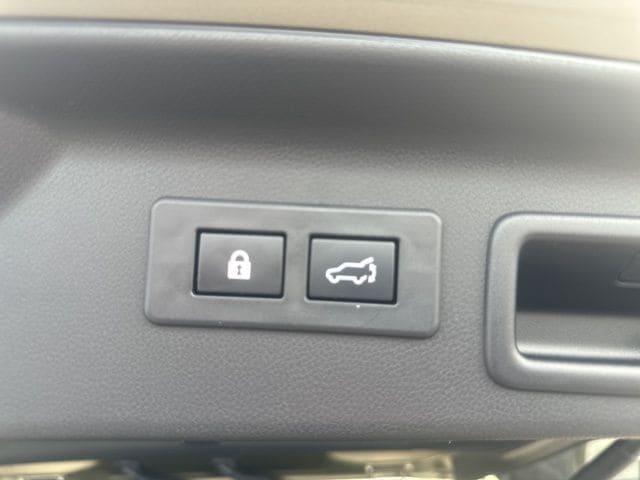 2025 Subaru Forester Touring - Photo 22