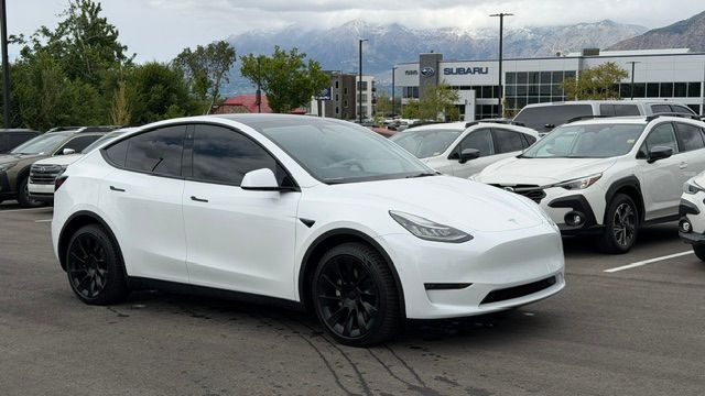 2022 Tesla Model Y Long Range Dual Motor All-Wheel Drive's photo