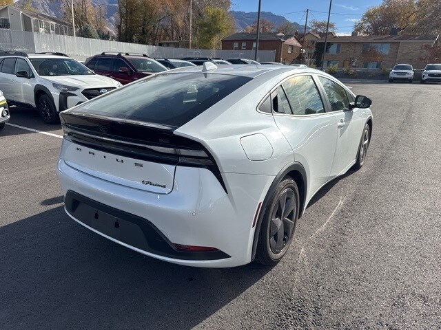 2023 Toyota Prius Prime SE photo 3