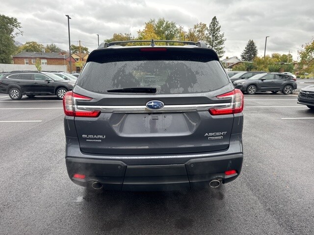 2024 Subaru Ascent Touring photo 4