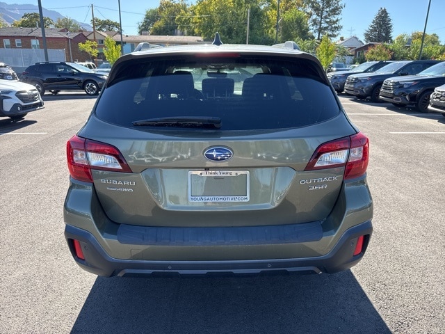 2019 Subaru Outback 3.6R Touring photo 4
