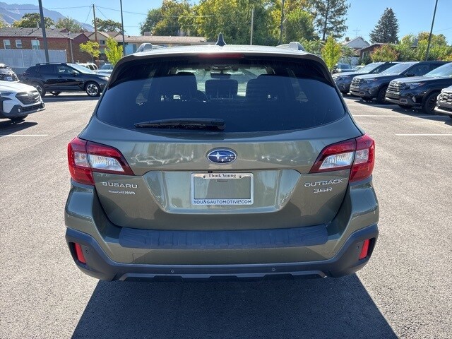 2019 Subaru Outback 3.6R Touring photo 4
