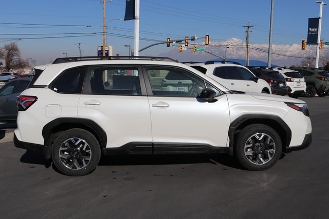 2025 Subaru Forester Base photo 2