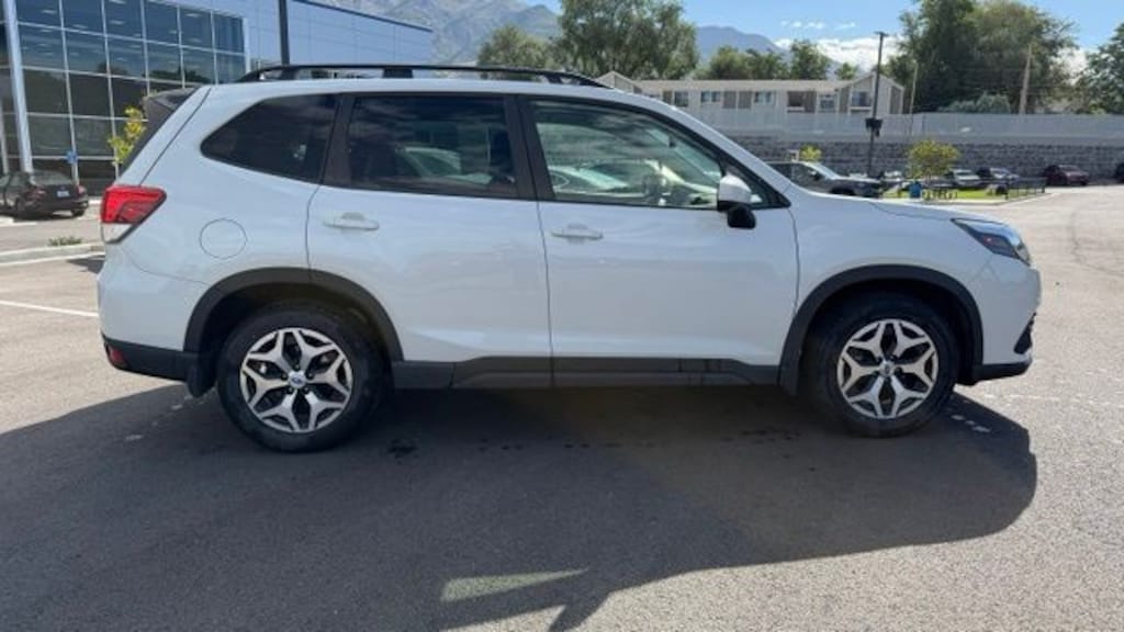 Used 2024 Subaru Forester Premium SUV