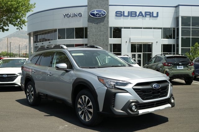 2025 Subaru Outback Touring's photo