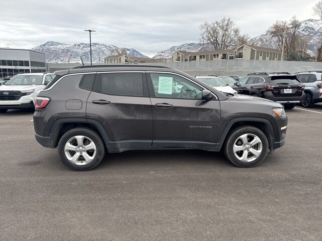 2018 Jeep Compass Latitude photo 2