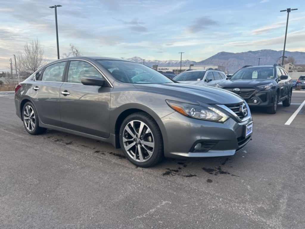 Used 2017 Nissan Altima 2.5 SR Sedan