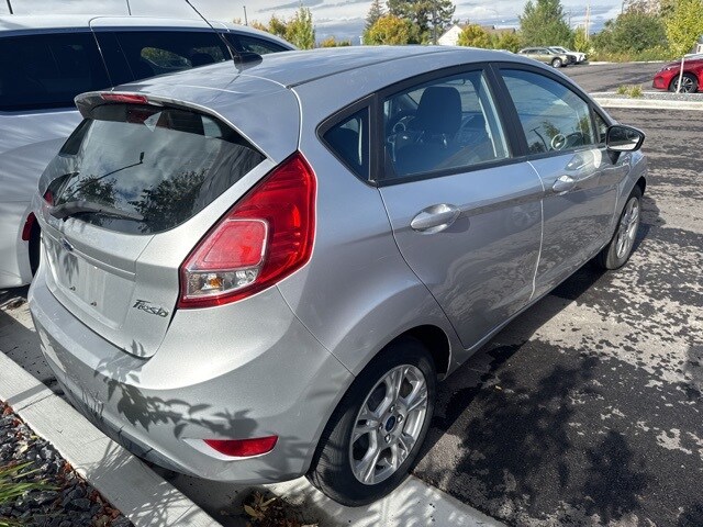 2016 Ford Fiesta SE photo 2