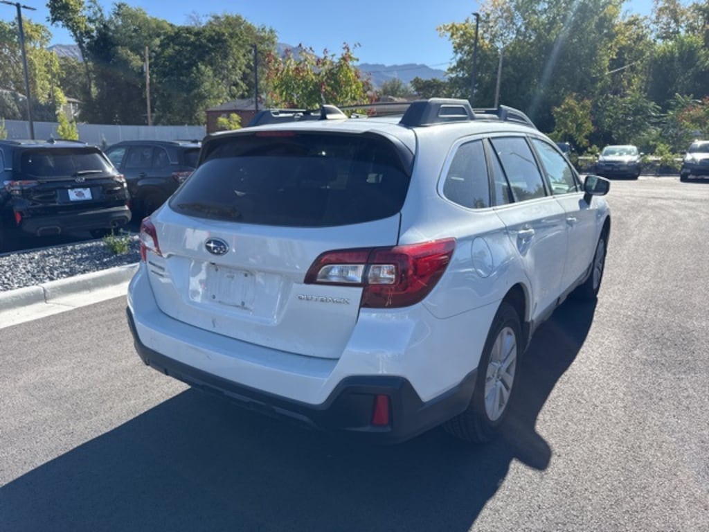 Used 2018 Subaru Outback 2.5i Premium with SUV