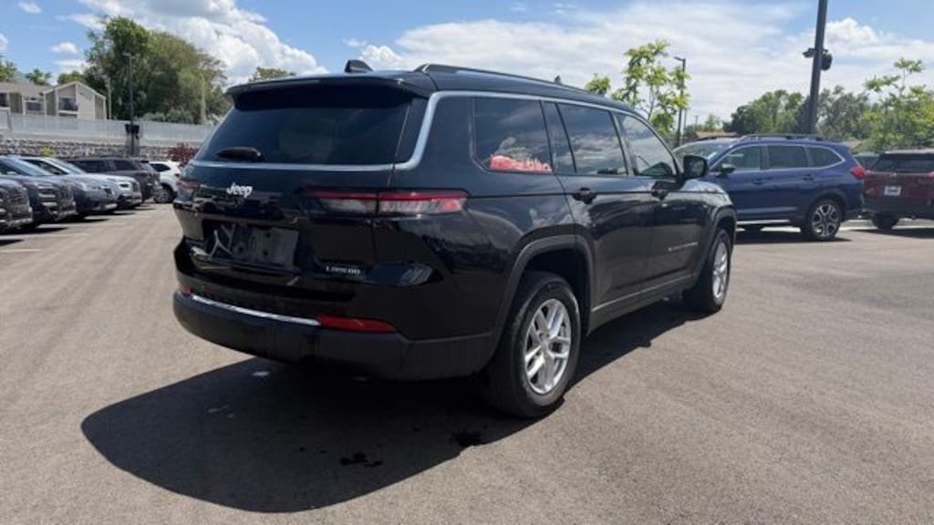 Used 2024 Jeep Grand Cherokee L Laredo SUV