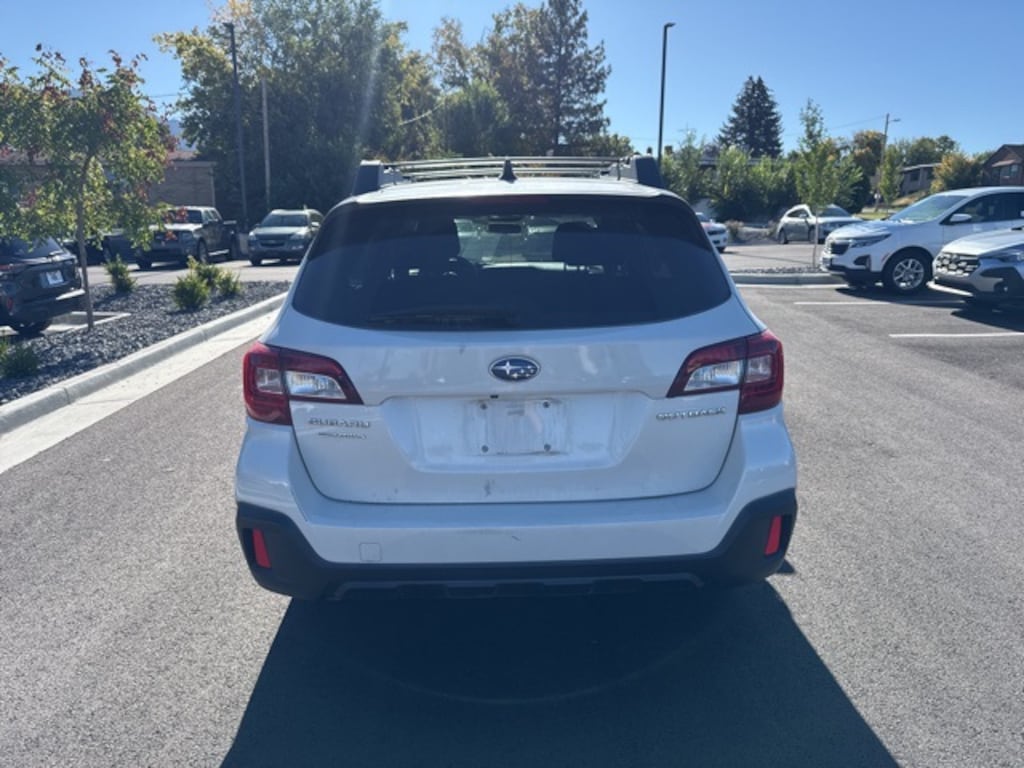 Used 2018 Subaru Outback 2.5i Premium with SUV