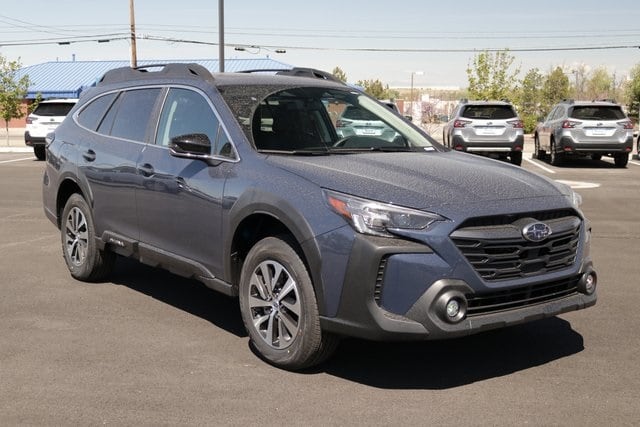 2025 Subaru Outback Premium's photo