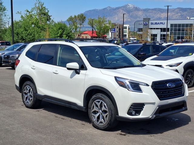 2024 Subaru Forester Premium's photo