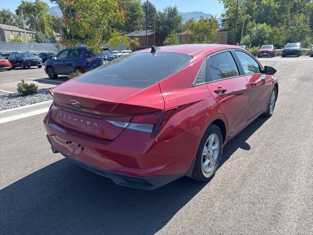 2022 Hyundai Elantra SE photo 3