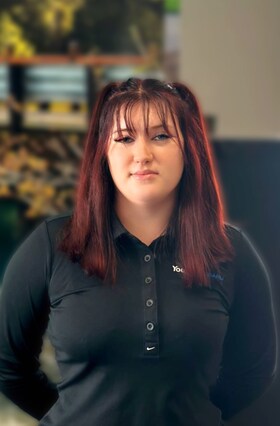Staff member Ariana Malone from ID_a5d3a1d8195c