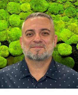 Staff member Ibrahim Dinler from ID_4079c2574590